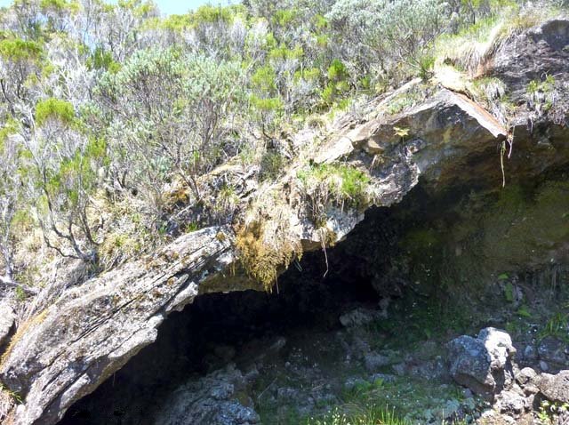 Ralentir le pas vers les cavernes et l'arche du Bras Chansons