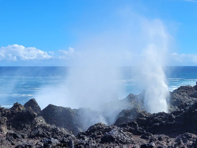 Deux impressionnants souffleurs à l'approche de la Ravine du Portail