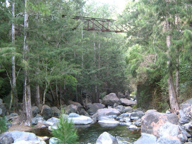 La passerelle vue du gué