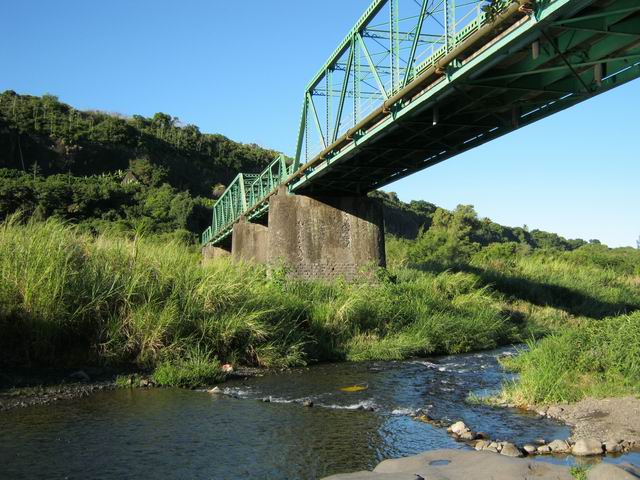Passage sous le Pont du Bras de la Plaine à Bois Noir