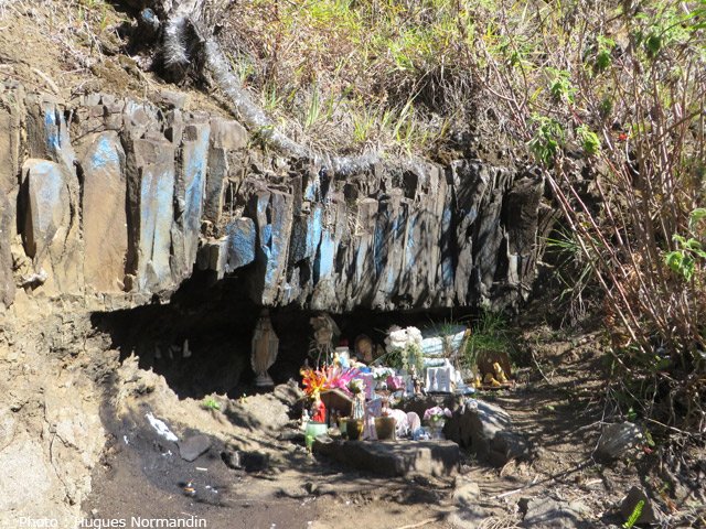 Sentier très fréquenté jusqu'à ce petit oratoire