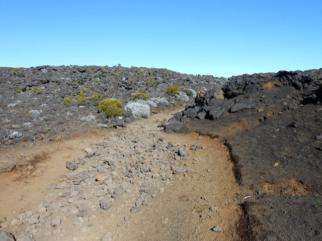Les premiers cailloux arrivent très vite