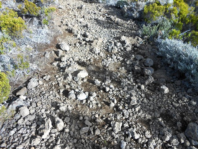 On voit souvent des touristes marcher ici en savates deux doigts !