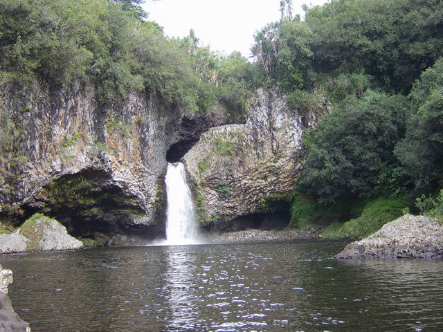 Le Bassin la Mer permet de se rafraîchir sans danger mais la descente est difficile