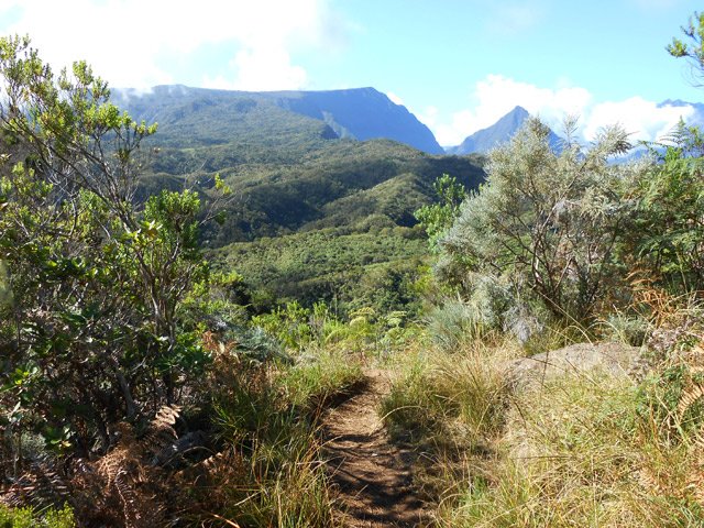 Sentier toujours Correct à l'approche de Mafate