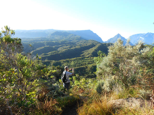 Déjà de superbes panoramas depuis le Piton Batard