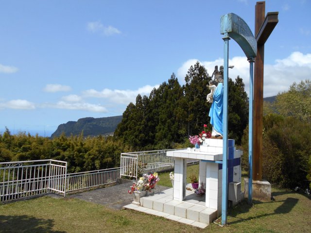 Petit détour par Notre Dame de la Délivrance avant de prendre le sentier