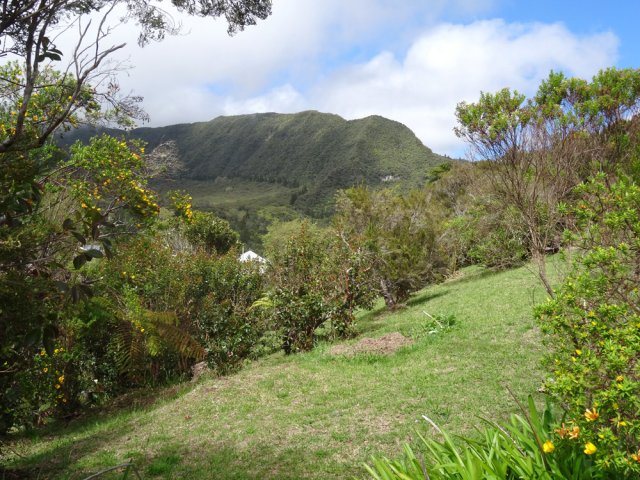 Coup d'œil vers Duvernay en fin de descente