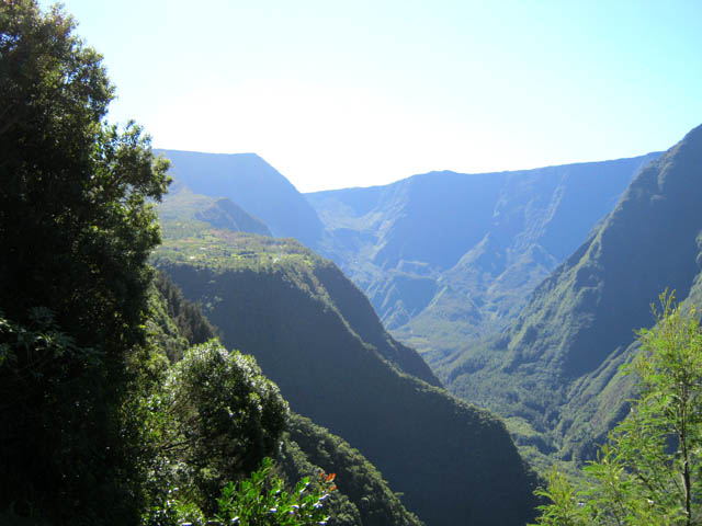 Beau panorama sur Grand pays, Grand Coude et le Morne Langevin
