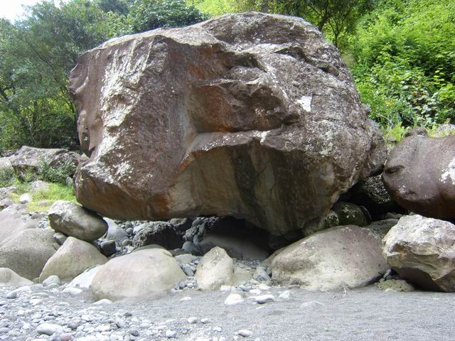Un gros rocher proche de la fin de cette remontée