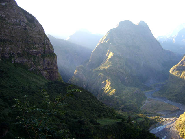 Magnifique Piton Cabris durant la descente vers Deux Bras