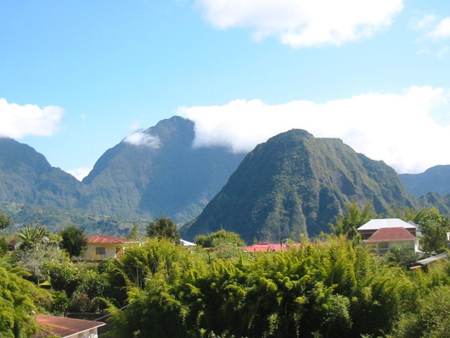 Le Piton d'Anchain et la Roche Ecrite