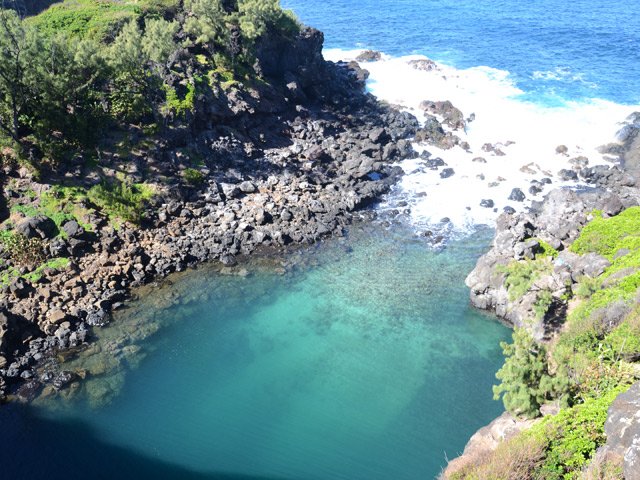Le Bassin Dix-huit pris depuis le petit pont sur la Ravine des Cafres