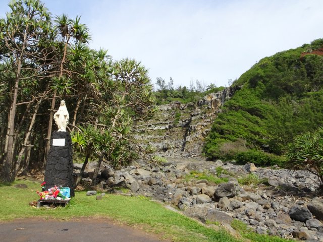 Le dernier hectomètre de la Ravine de Vincendo se jetant dans la mer