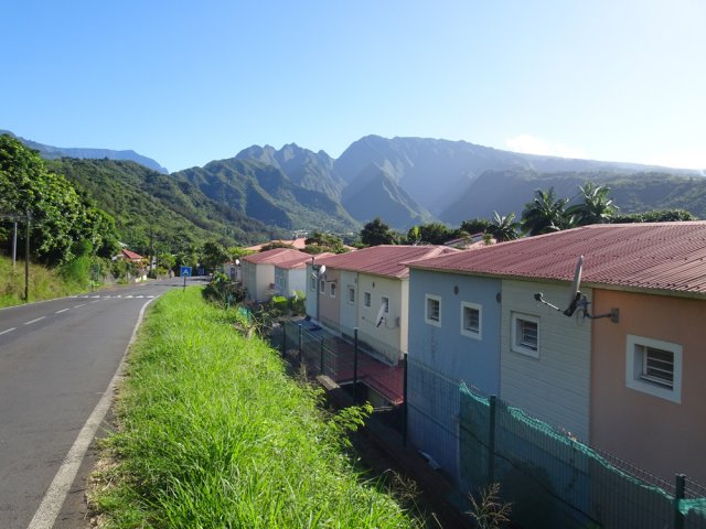 Ne pas manquer les derniers 100 m pour profiter de belles vues sur la ville et le Dimitile