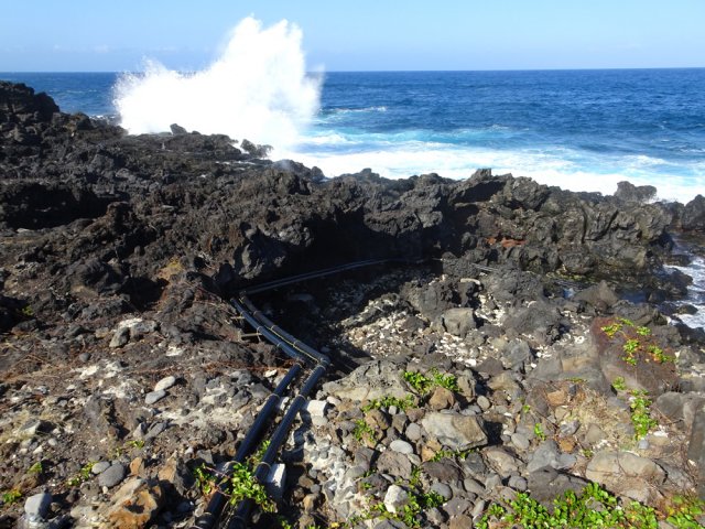 Les tuyauteries de récupération de l'eau de mer pour la saline