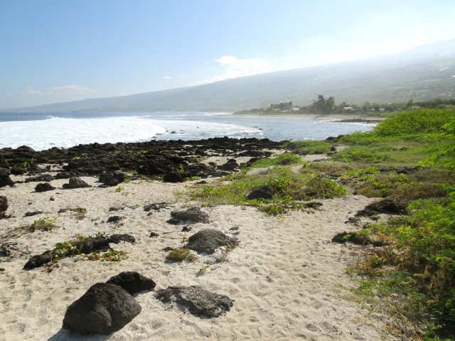 A partir de la Pointe au Sel, le corail remplace sable gris et roches