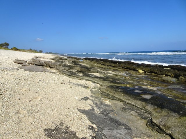Les fameux beach rocks de Saint-Leu, en face du cimetière