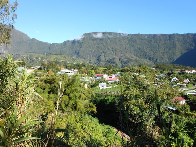 Mare à Vieille Place et Bé Cabot durant la montée au Piton Maillot