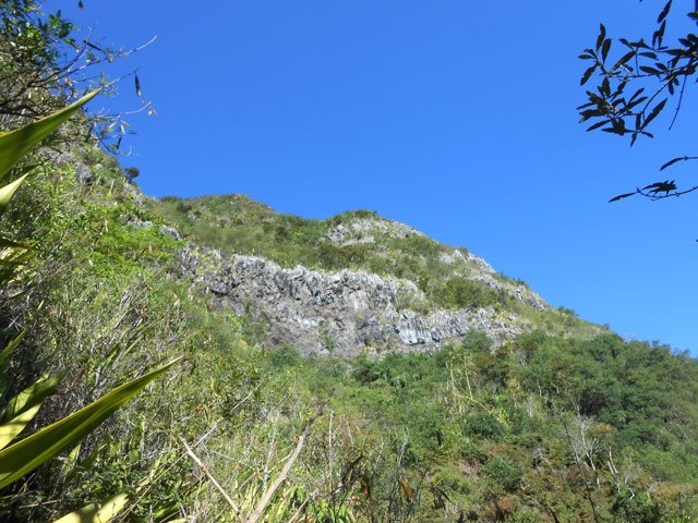 Une falaise rocheuse en partie nord