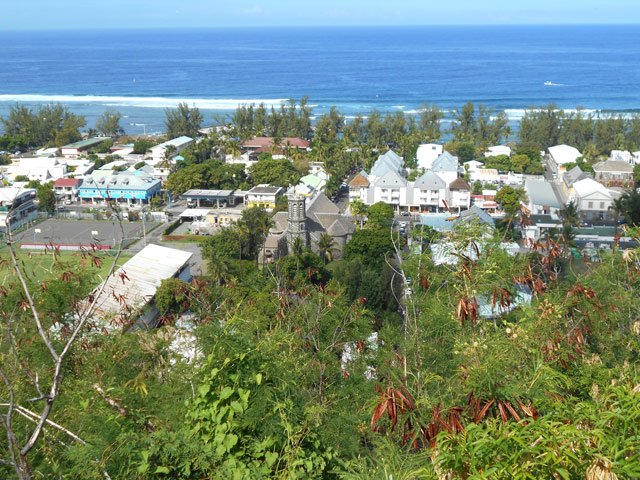 La ville de Saint-Leu avant d'emprunter l'escalier vers la chapelle