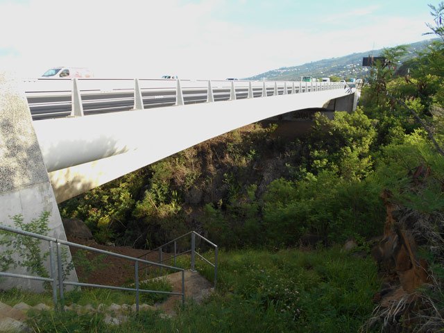 Le pont qui enjambe la Ravine des Poux