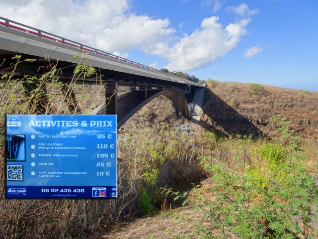 Le week-end, on est certain de voir des intrépides sauter du pont attachés à leur élastique
