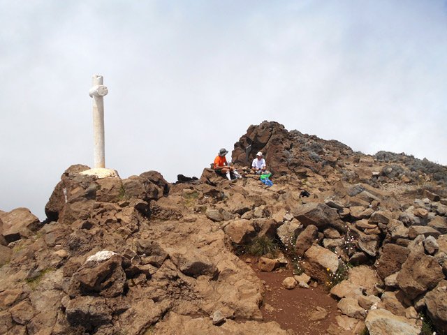 Le Grand Bénare, 2898 m, infesté de souris. Ne rien jeter comme nourriture