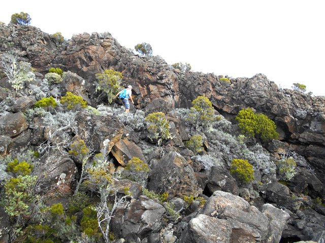 Quand le fond de la ravine est difficile, prendre les versants escarpés