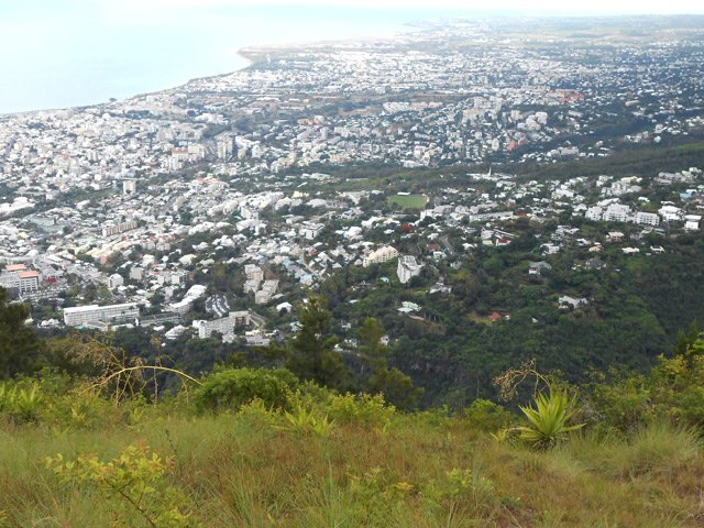 A partir du lycée, on profite de larges panoramas sur Saint-Denis