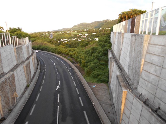 Passage au-dessus de la rocade et de la déviation de Grand Coude
