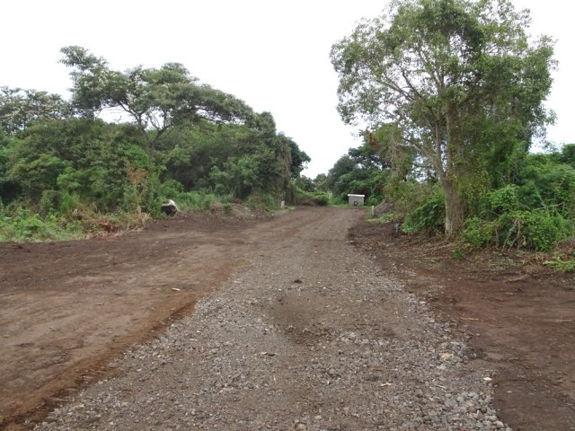 Piste élargie pour l'enfouissement de la canalisation