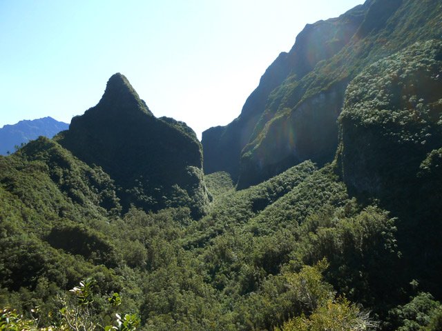 On s'élève doucement pour bientôt dépasser le Bonnet de Prêtre