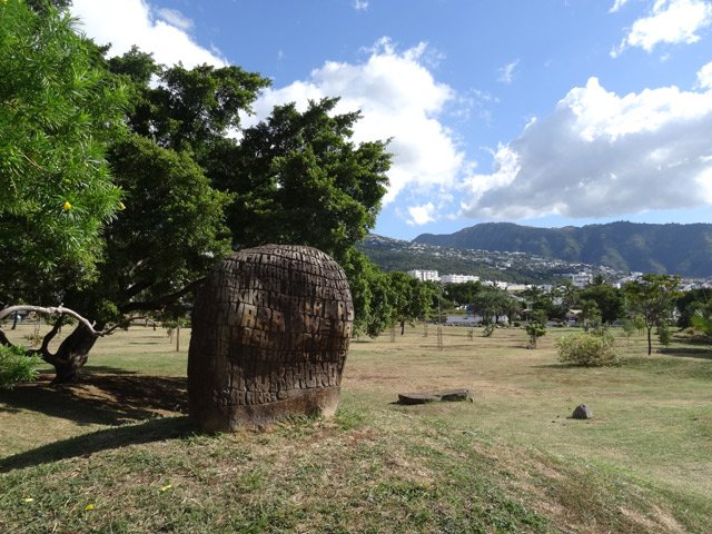 Les abords du mémorial de l'esclavage