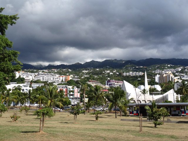 L'église de la Trinité et une partie du parc