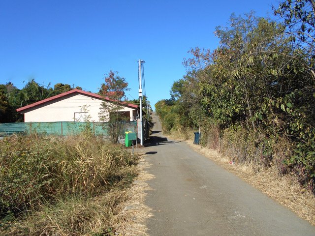 L'impasse Robert Joachim, début de la partie urbaine