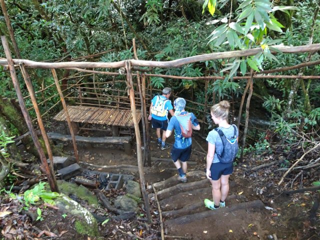 Un coin pique-nique pour sportifs, proche de la Ravine Mère Canal