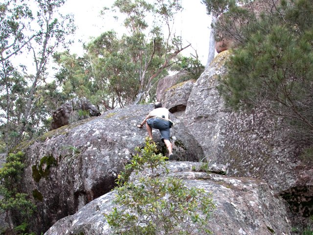 Il n'est pas obligatoire de passer par les rochers pour monter au sommet