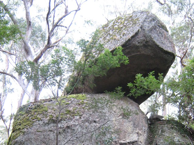 Certaines roches sont en équilibre instable