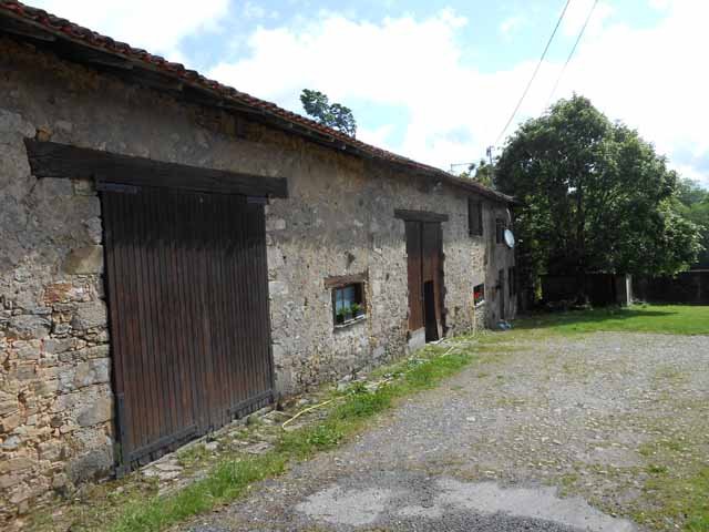 Une ferme en bon état. Les autres, en général, tombent doucement en ruine