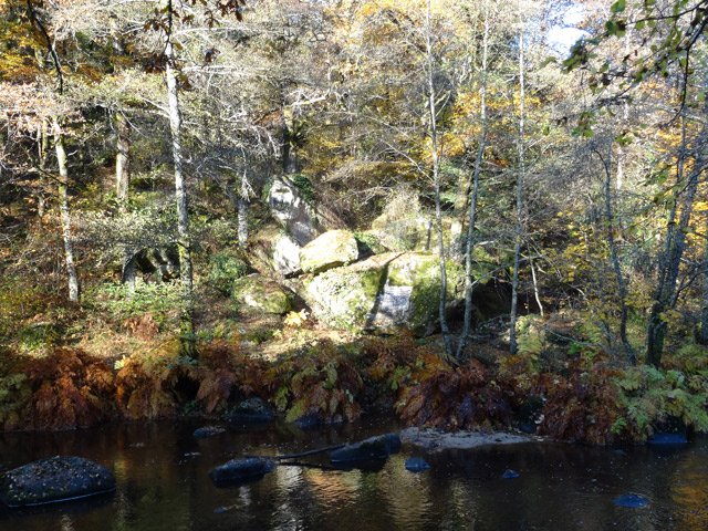 La plaque du site Corot sur ses gros rochers