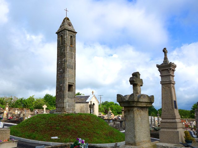 Une des sept lanternes des Morts du département