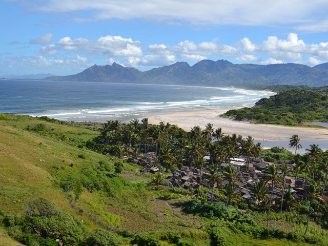 Montée au Mont Evatra Sud avec des vues magnifiques sur la baie de F. Dauphin