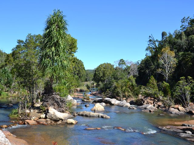 L'aval de la rivière durant la traversée