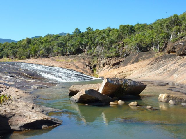 Se rapprocher des berges dès que c'est plus facile