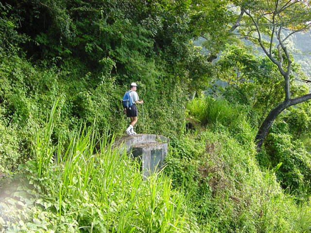 Les premiers à-pics arrivent rapidement