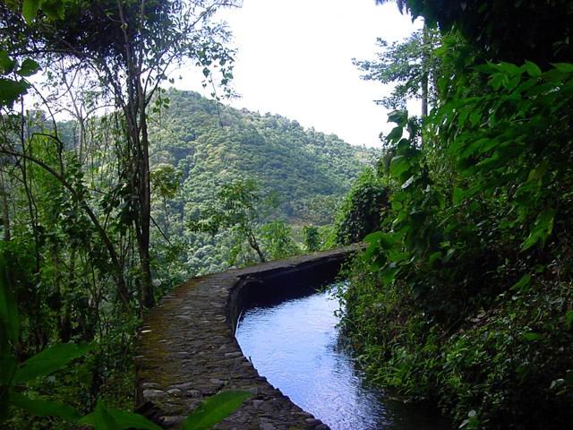 Le muret est le sentier sur 80% du trajet