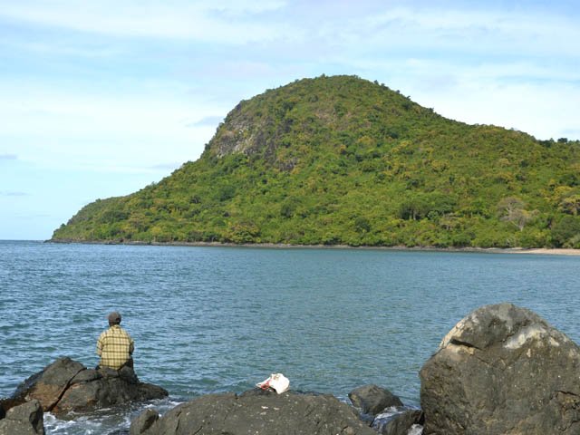Le Saziley Bé vu depuis les plages menant à Mtsamoudou