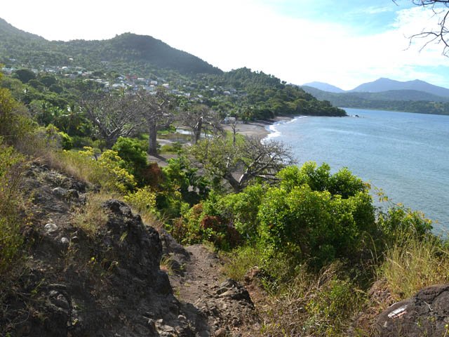 Dernière descente caillouteuse avant la petite ville de pêcheurs