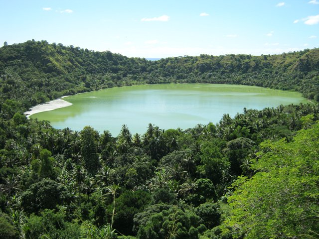 Point de vue général du lac de cratère